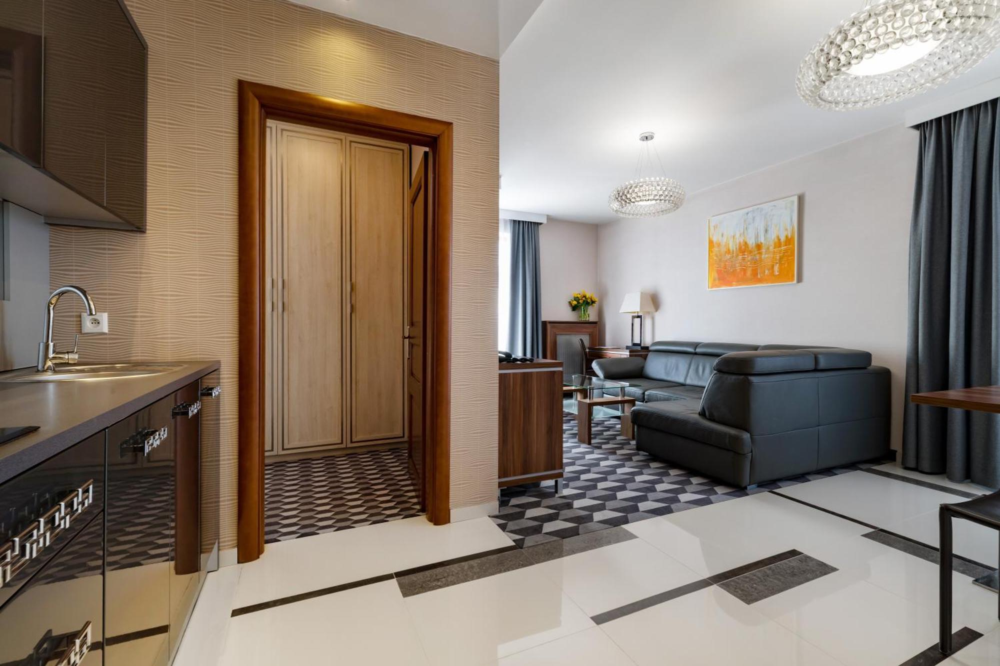 Deluxe Apartment