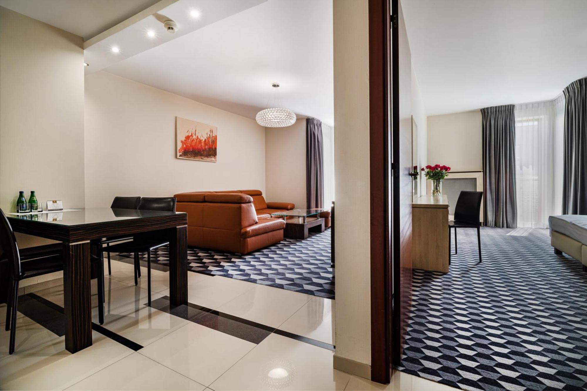 Deluxe Apartment